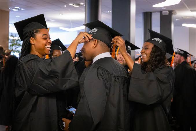 alumni graduant